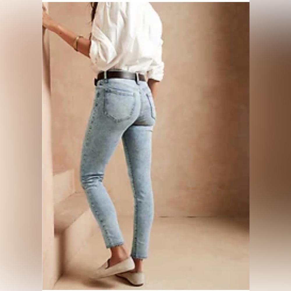 Banana republic women’s size 31S mid rise, skinny jeans